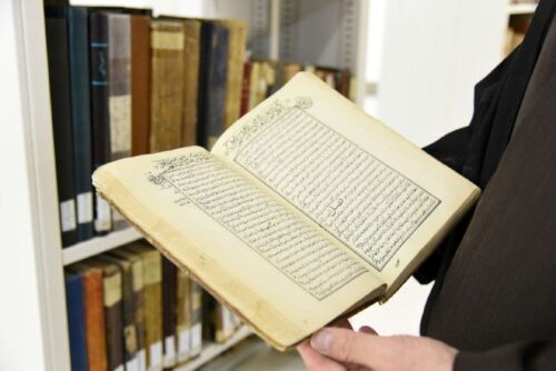 دکتر حمیدرضا مستفید پاسخ به استاد کمال حیدری در مورد قراءات قرآن کریم